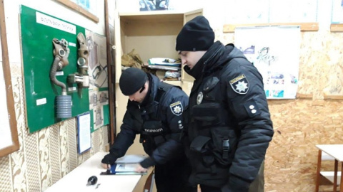 Раніше вчителька зберігала гранату вдома. Фото: поліція Одеської області