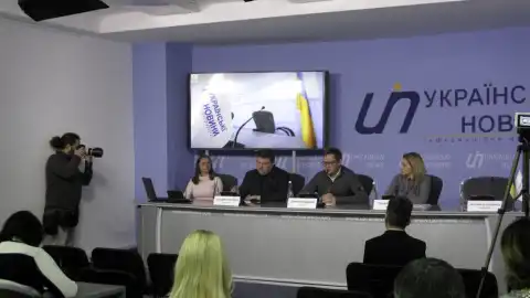 5.12.18 10:00 Пресс-конференция адвокатов А. Ефремова об издевательствах в Старобельском суде над подзащитным  