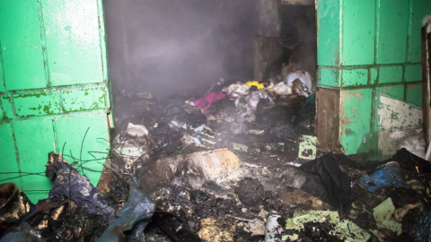 У багатоповерховому будинку в Києві загорілось сміття в підсобному приміщенні, де жили безхатченки