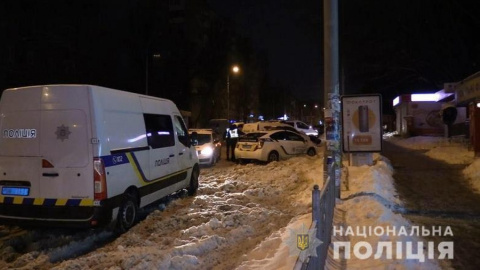 У Києві чоловік зарубав сокирою двох жінок і викинувся з вікна