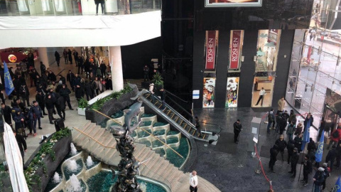 ТРЦ Ocean Plaza заблокували. Фото: facebоok.com/ Олексій Савенко