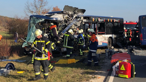 У Німеччині зіткнулися два шкільних автобуси, постраждали діти