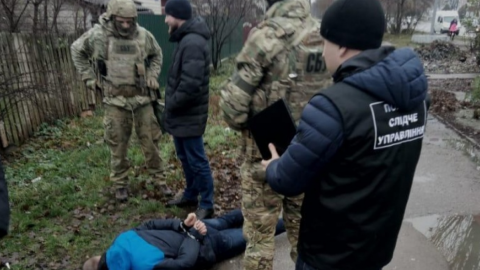 Двох десантників спіймали на продажу 4 кілограм вибухівки