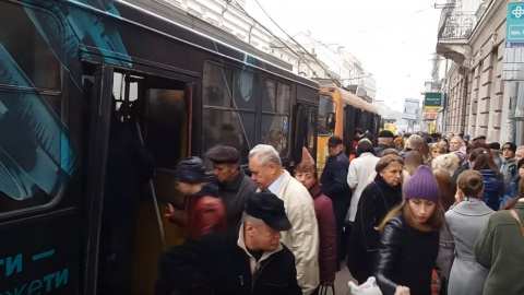 У Тернополі застрайкували маршрутники і викликали у місті транспортний колапс