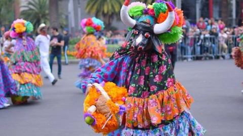 Важную роль в праздновании играют цветы и яркие краски. Фото: VisitMexico/Facebook