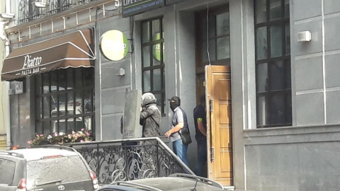 Попередньо відомо, що конфлікт виник між двома суб'єктами про право власності на зазначену будівлю. Фото: .facebook/Тетяна Гончаренко