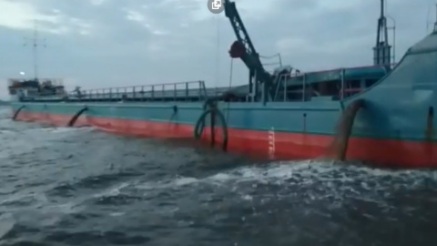 "На очах у всіх відбувається свавілля з забрудненням моря", - громадськість. Фото:ochakiv.net