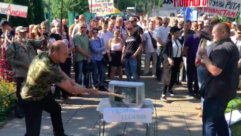 "Приберіть руки від свободи слова", - під Суспільним "Свобода" протестувала проти цензури