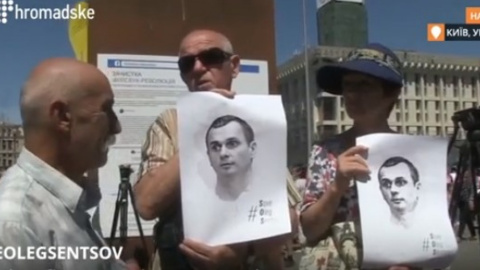 У Києві проходить акція на підтримку Сенцова. Скріншот відео "Громадське" 