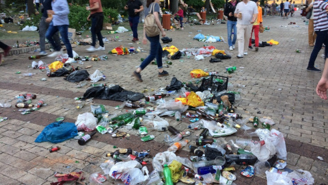 Горы мусора после бринтацев