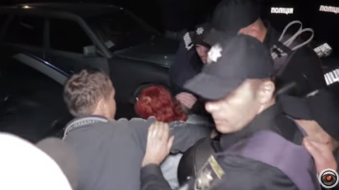 Під час сутичок з поліцією затримали дві людини. Скріншот відео Інформатора