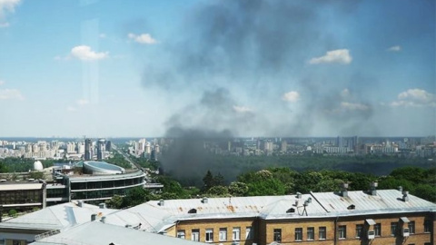 станція метро "Гідропарк" працює в штатному режимі. Фото: пожежа (facebook.com ukrpravda video screenshot)