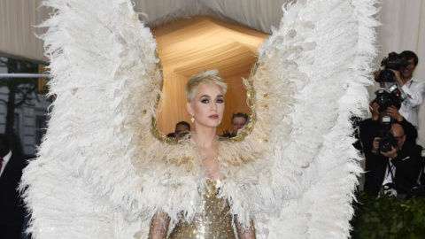 Звезды показали удивительные образы на красной дорожке Met Gala 2018. Фото: Vogue