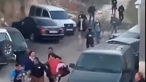 З'явилося відео розгону націоналістами табору ромів: у них кидали каміння і поливали газом