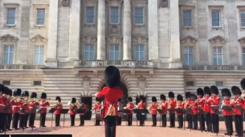 Королева Єлизавета II відзначає день народження. Скріншот відео twitter.com/royalfamily