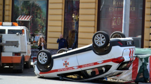 В Одесі перекинулася машина ДСНС, яка виїхала на пожежу