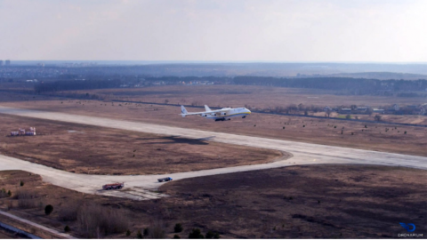 Виліт Ан-225 Мрія з Гостомеля. Фото: facebook.com/DronariumUkraine