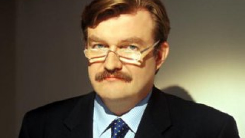 Ведучий програми - Євген Кисельов.