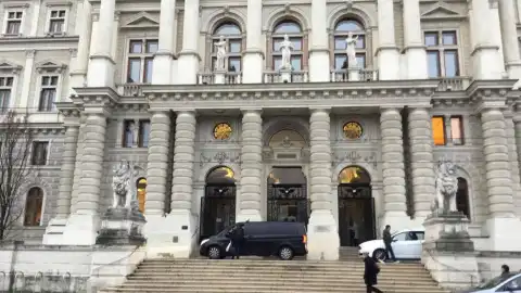 Захист Фірташа вважає екстрадиційні запити США та Іспанії пов'язаними і політично мотивованими 