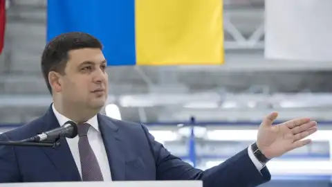 Гройсман заявил о возрождении украинского тракторостроения