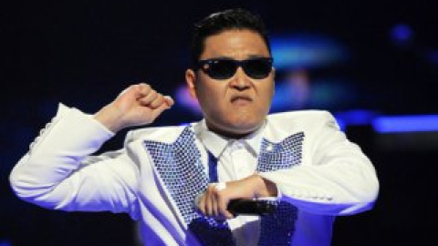 Брайан Мэй охарактеризовал PSY как дружелюбного и очень глубокого человека.