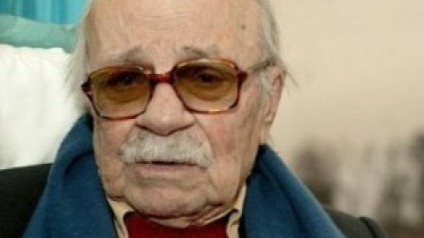 Сабато був відомий як критик військових режимів у Латинській Америці