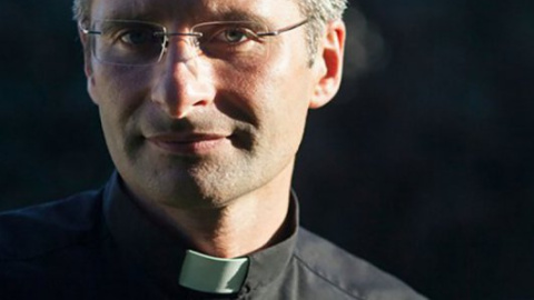 Польский священник в Ватикане заявил, что он гей