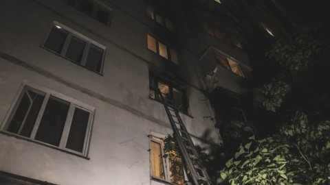 Пожежа у багатоповерхівці. Фото: Інформатор. 