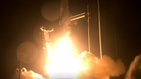 SpaceX вперше запустила до МКС корабель Crew Dragon з манекеном на борту