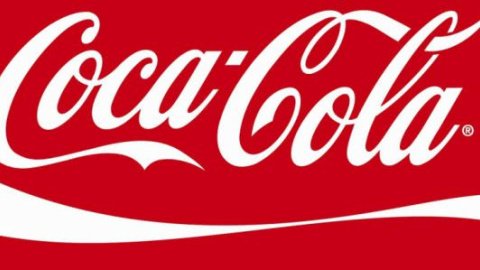 ​Компания Coca-Cola снова оконфузилась, в этот раз из-за флага Украины