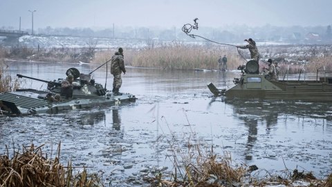 Бійці "Холодного Яру" під час навчань форсували крижану річку