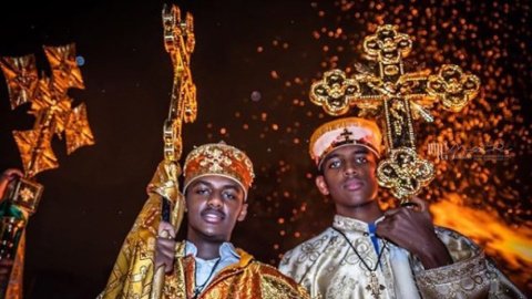 Жителі Ефіопії святкують щорічний фестиваль Мескель. Фото: instagrаm.com/ marstudios.photo
