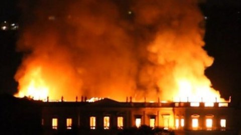У Бразилії згорів Національний музей. Скріншот відео: ВВС