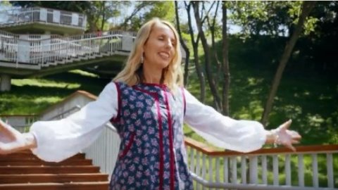 Британські дипломати станцювали гопак під пісню Аліни Паш