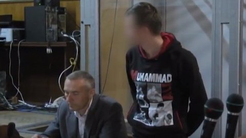 Ще двом підозрюваним суд обрав запобіжний захід у вигляді утримання під вартою. Скріншот youtube/Нацполиция