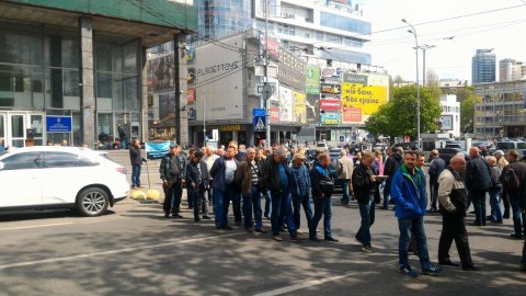 С утра среды протестующие проводили акцию у входа в Министерство социальной политики