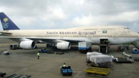 Літак місцевої авіакомпанії Saudi Arabian Airlines довелося замінити іншим.