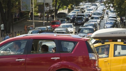 Группировки похищали автомобили бизнес - и премиум классов