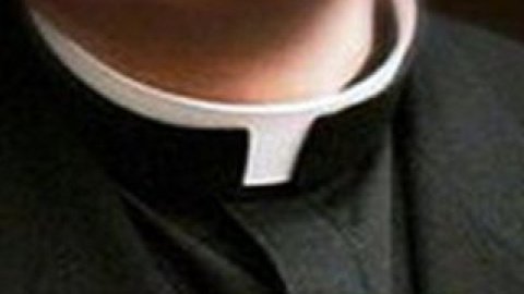Папу Римского Франциска попросили разрешить священникам в брак.