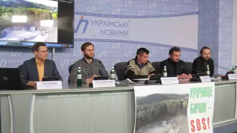 Екологи та активісти просять Президента Петра Порошенка ініціювати розрив договору оренди землі в урочищі Бичок 