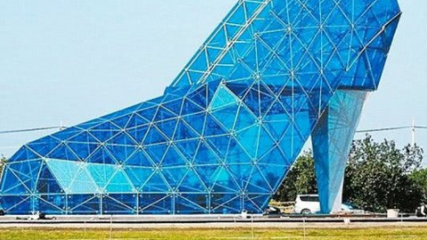 В Тайване появилась огромнейшая церковь-туфелька