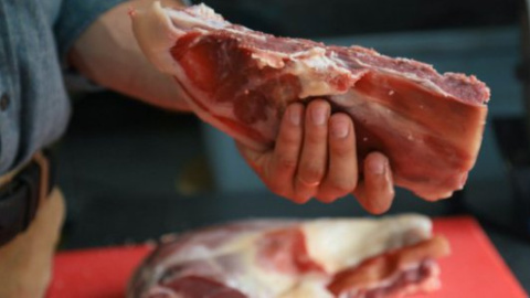 ​В Италии суд обязал мать-вегетарианку кормить сына мясом