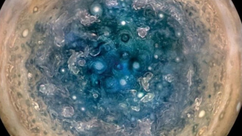 Вид Юпитера из "Юноны" Фото: NASA