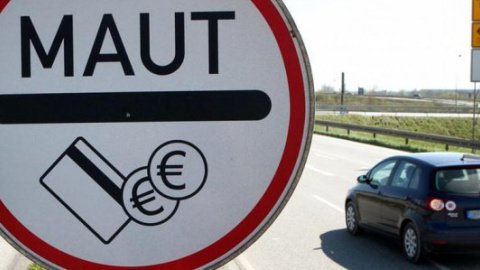 Бундестаг сделал платным проезд для легковых автомобилей в Германии