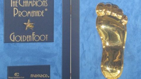 ​Футбольный трофей Golden Foot получит испанец Иньеста