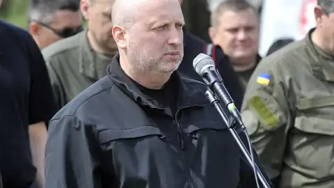 Турчинов о перестрелке в Крыму: "Миру повезло, что пьяные российские военные не имели доступа к более серьезному оружию"