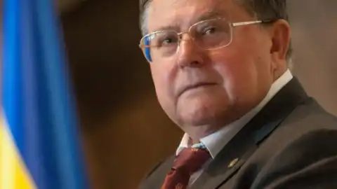Голова Конституційного суду України Юрій Баулін: "Зміни Конституції в 2004 році були внесені з порушенням процедури"