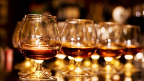 Безкоштовний алкоголь для депутатів ввели в кінці 1990-х. Фото: eurowine.com.ua