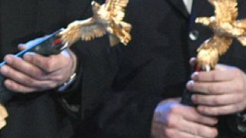 Премия "Золотой орел" вручается с 2002 года.