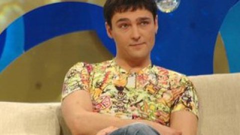 У перерві матчу Шатунов вийде на поле й порадує всіх гостей стадіону декількома своїми хітами.